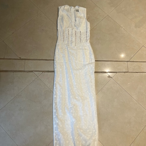 House of CB SOPHINA White Cotton Broderie Anglais Plunge Maxi Dress - Picture 3 of 7